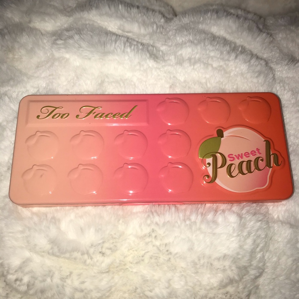 TOO FACED SWEET PEACH PALETTE! Barely used !